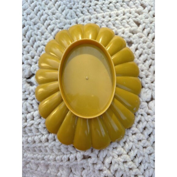 Vintage Harvest Gold Hard Plastic Soap Dish & Cup Yellow Retro MCM - Picture 4 of 5